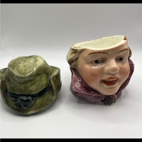 𝅺antique Toby Head Vase with Hat. - Picture 3 of 4